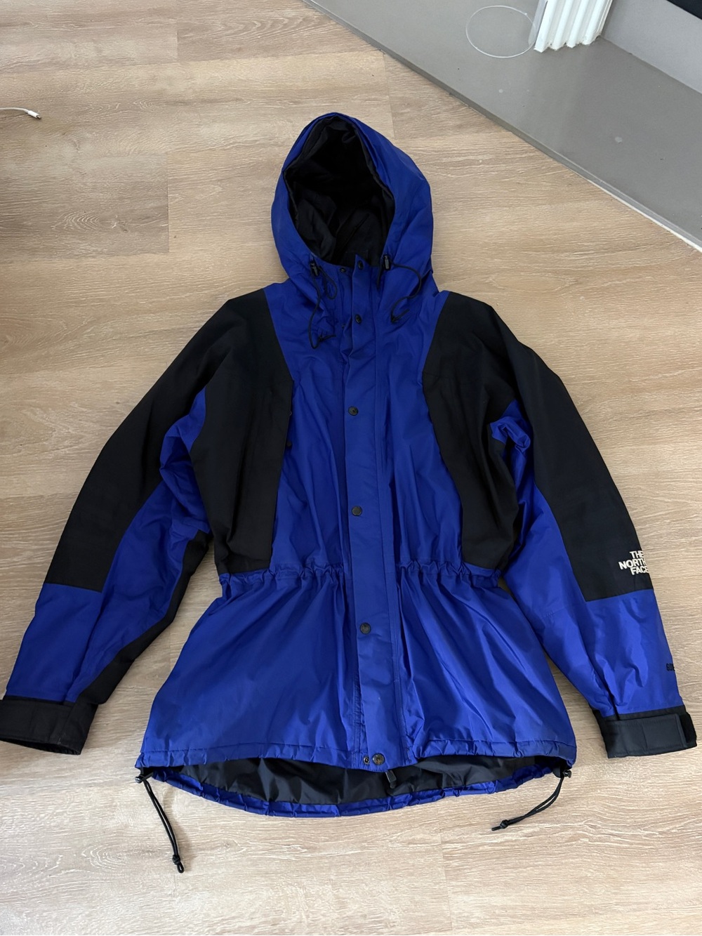 vintage North Face Gore-Tex Mountain Light jacket in royal blue and black